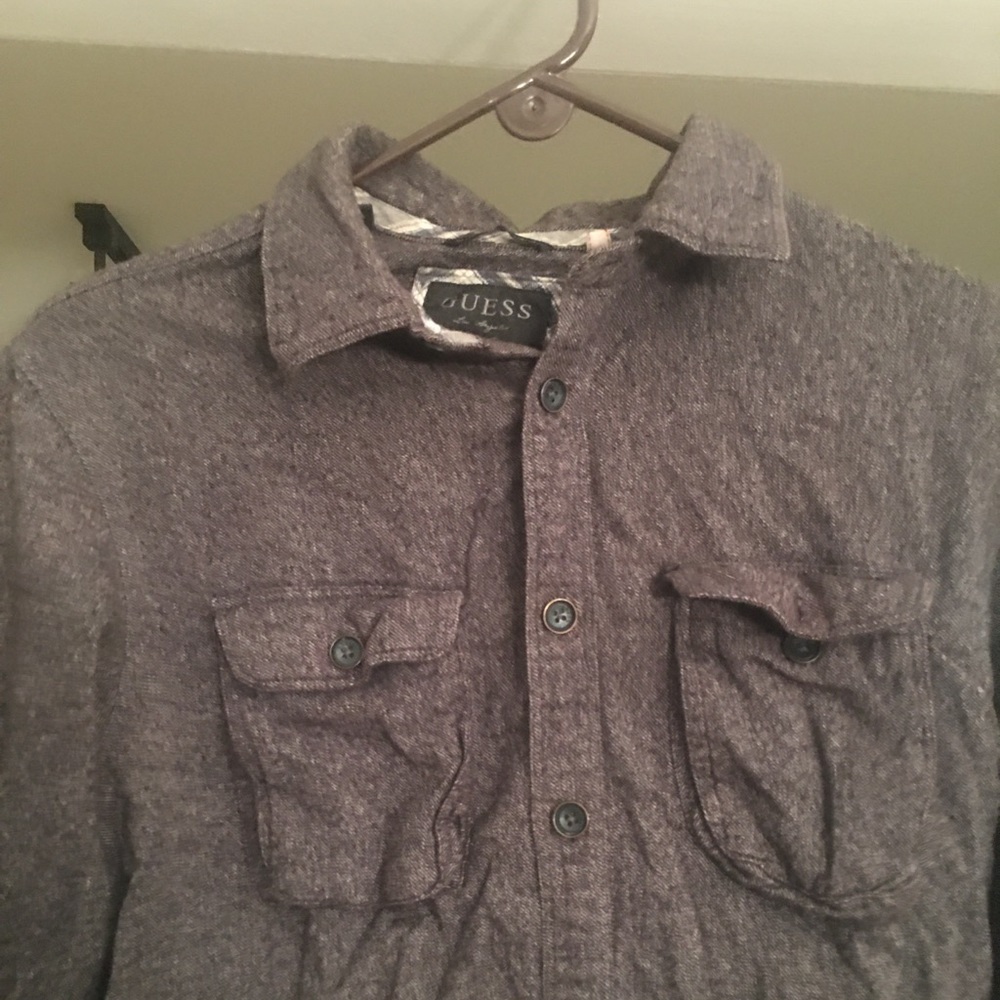 GUESS medium button up. - Picture 5 of 8